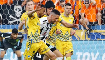 Παρακάμερα ΑΠΟΕΛ 1-1 ΑΕΚ Λ/κας (Β' Φάση-7η Αγ/κή) Παρακάμερα ΑΠΟΕΛ 1-1 ΑΕΚ Λ/κας (Β' Φάση-7η Αγ/κή)